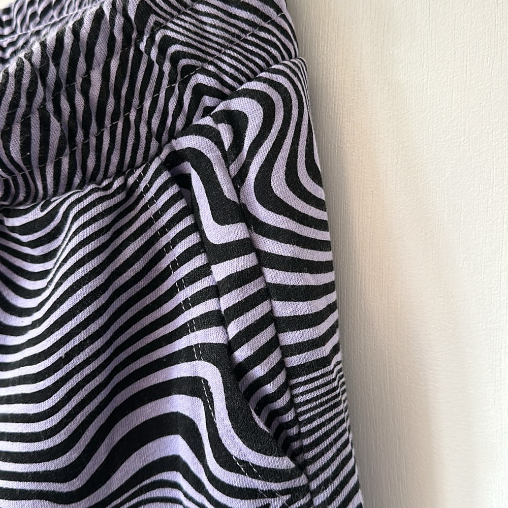 H&M Divided pants & hoodie; Large, purple & black - Picture 4 of 10